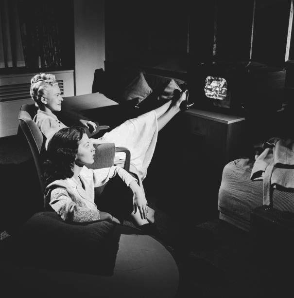 другие исторические реликвии Two Women Watching
