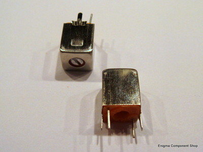 10 Pezzi EPROM M27C256B-20F6 - Memoria CMOS DIP28 Finestrata - Ricondizionato Da Pulire/cancellare