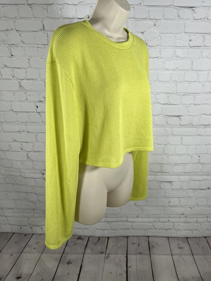 Suéter tejido tela reciclada manga larga recortado verde neón Urban Renewal EE. UU. M Foto 2 de 4