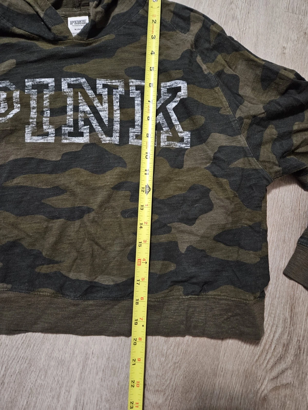 UNDERCOVER Felpa con cappuccio donna media ROSA by Victoria Secret mimetica crop B