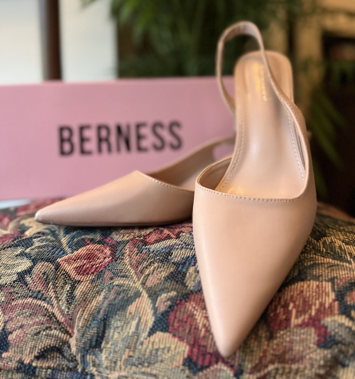 BERNESS Women's Beige Faux Leather Pointed Toe Slingback Slip On Heel 7.5