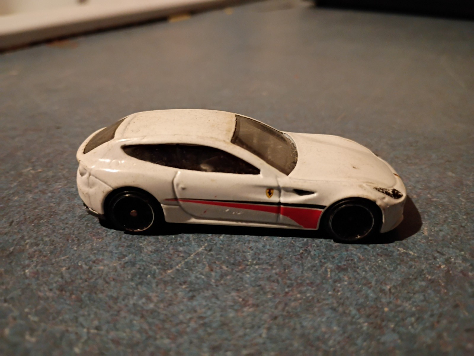 Hot Wheels - 2011 Ferrari FF