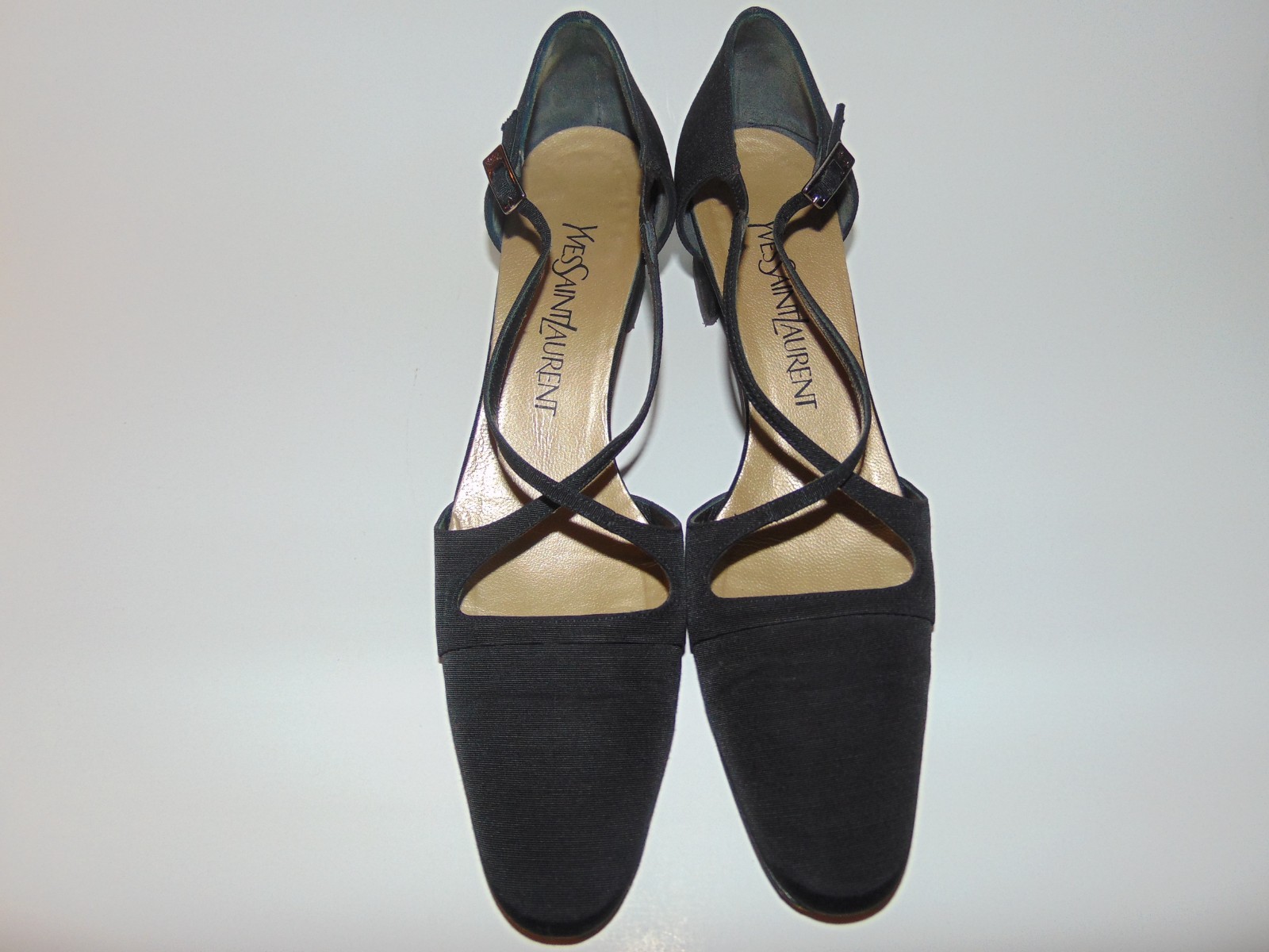 Vintage Yves Saint Laurent nero raso T strap tacchi (taglia ~ 81 2 stretto US)