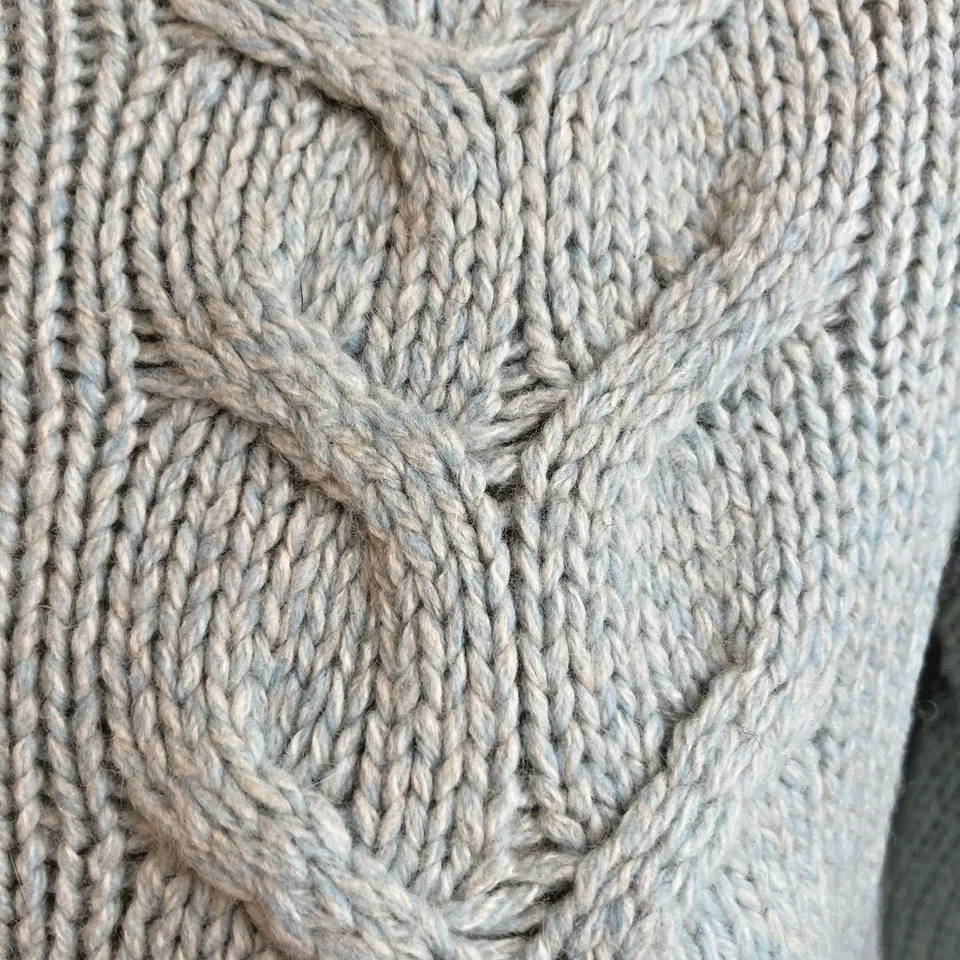 Suéter tejido con cable Saks Fifith Avenue cachemir seda lana azul crema Italia mediano Foto 3 de 4