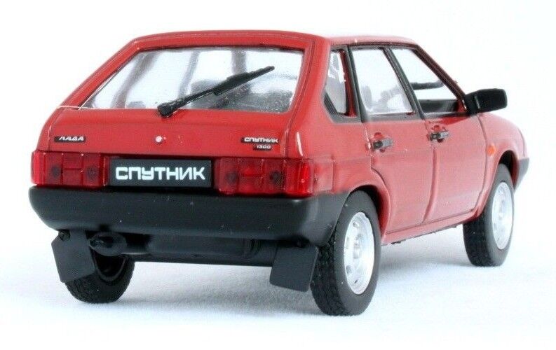 Triple 9 1:18 LADA 2108 SAMARA 1986 Limited Edition Simulation