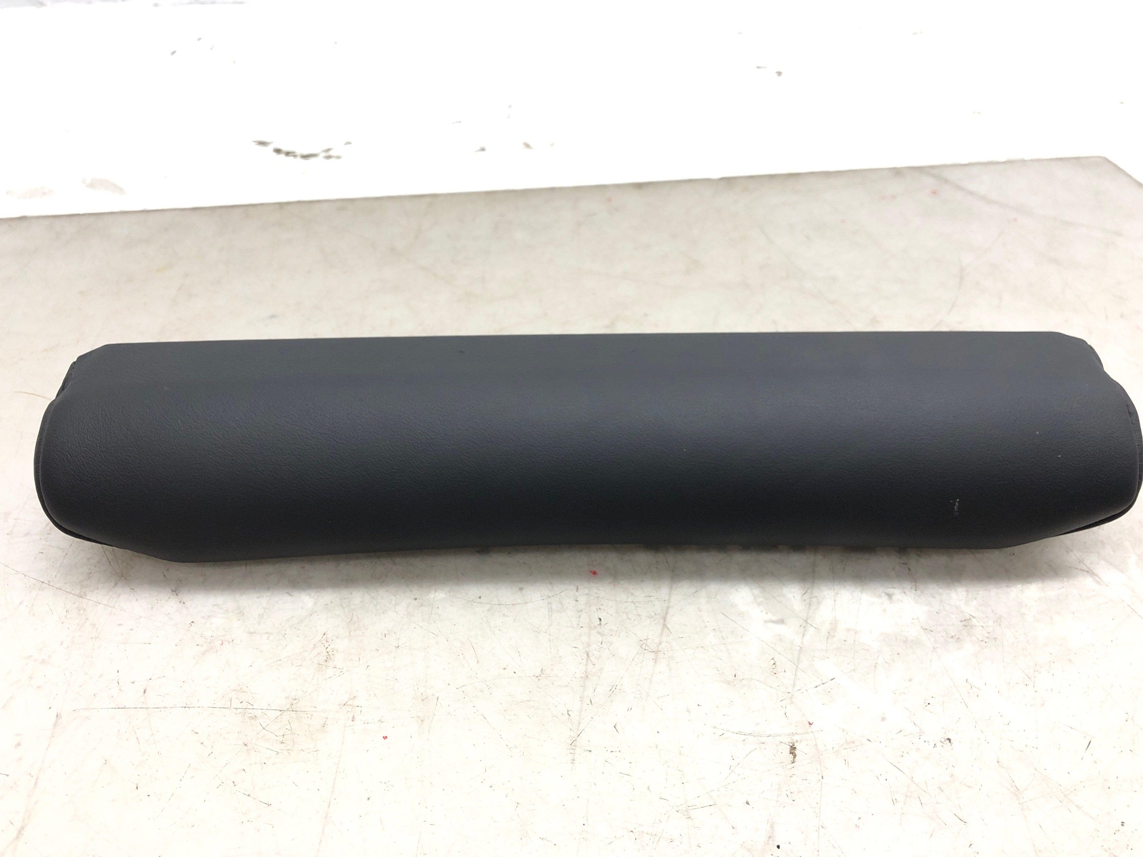 2016-2020 BENTLEY BENTAYGA REAR CENTER MIDDLE CHILD SEAT COVER BRACKET
