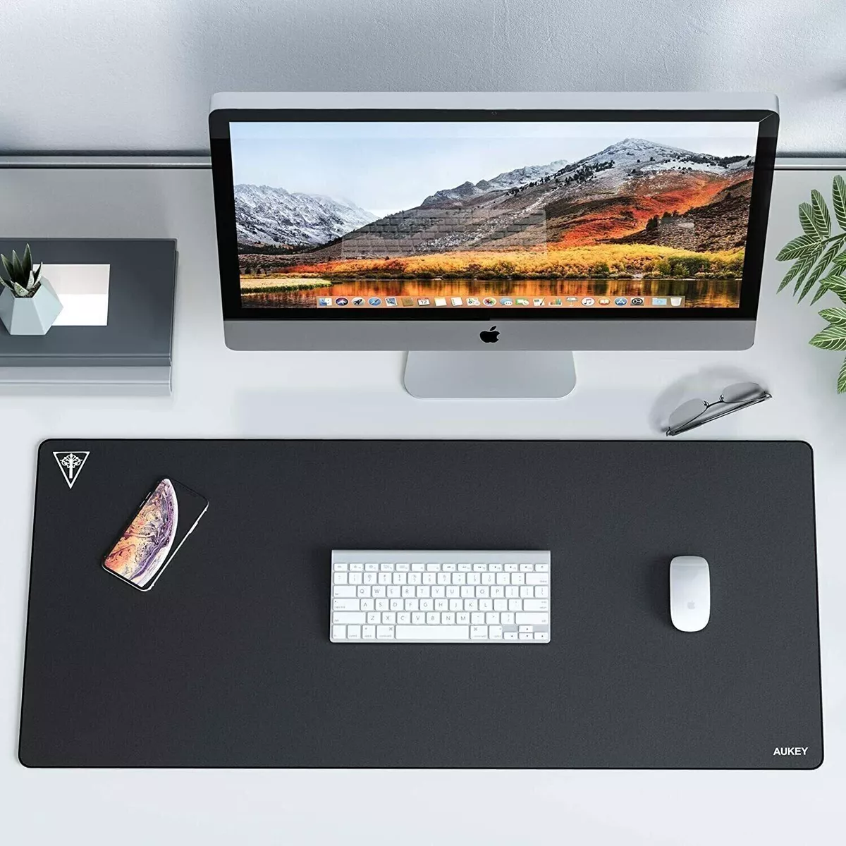 Aukey Desk Gaming Non Slip Smooth Mouse Mat 900 by 400m Spill