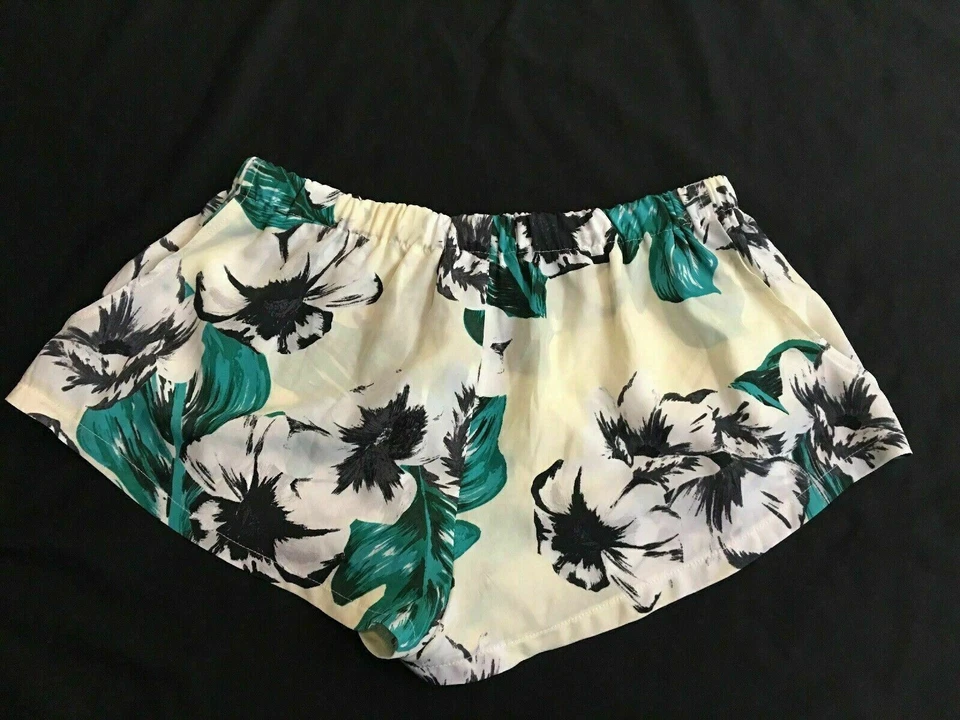 Pantalones Cortos Mujer The Fifth Brand Floral Verde Negro Blanco Marfil Pequeños Foto 4 de 4