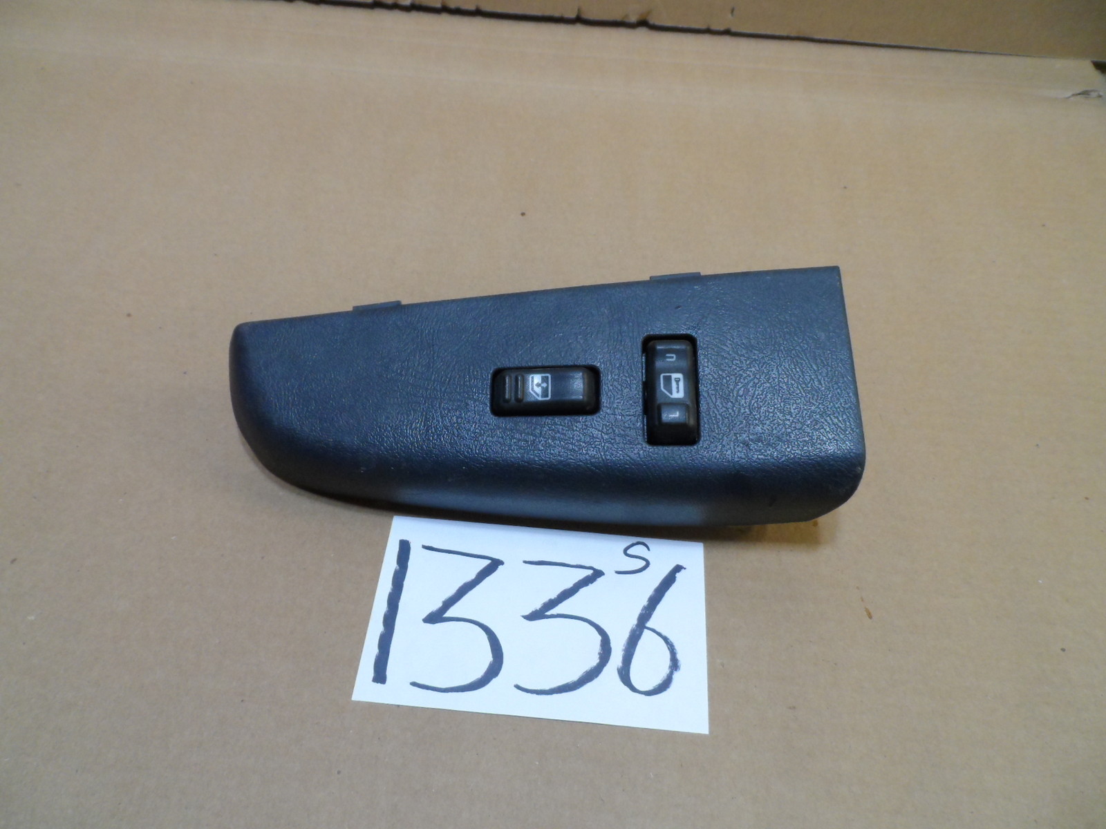00 01 02 Chevrolet Suburban Passenger Front Window Switch USED #1336-S