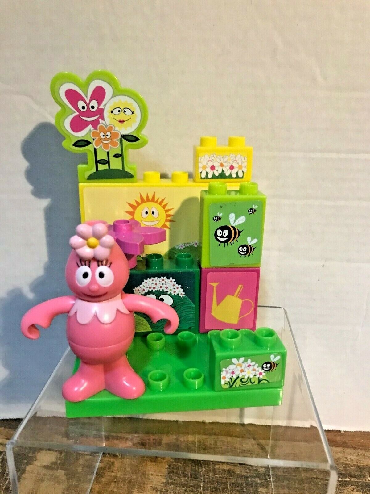 RARE Yo Gabba Gabba Toys! Mega Bloks Toodee Land and Muno Land Building  Playset Toys & Squishy Pals 