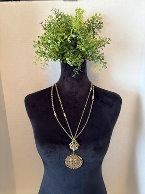 Gold Tone Layered Rope Chain Charm Pendant Necklace Oval Green Stone Bezel