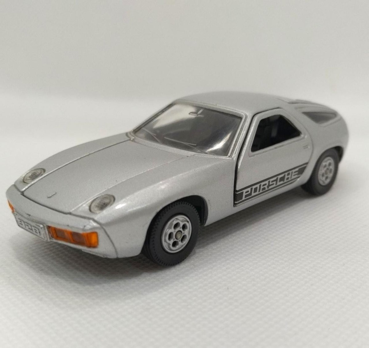 ＃ミニカー1/43 Porsche 928 Minitech Die Cast Car 1/43 Cream Yellow Porsche 928 | eBay