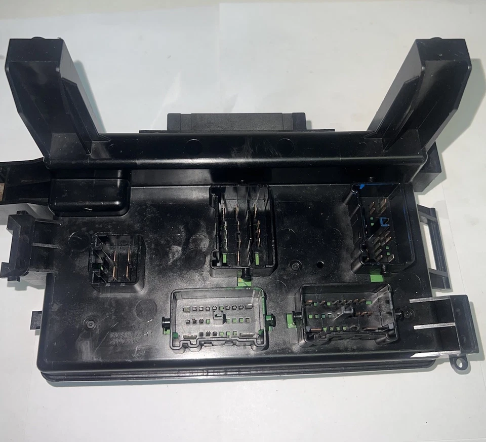 Dodge Charger Tipm 2007 caja de fusibles control de carrocería BCM 04692234AD Foto 3 de 3