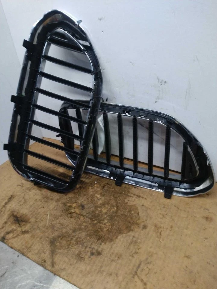 Driver Grille With M-aerodynamic Package Upper Fits 17-20 BMW 530i 474517 - Image 2 of 4