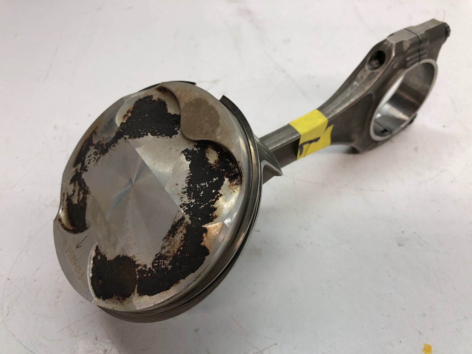 LAMBORGHINI AVENTADOR PISTON HEAD COMPLETE WITH CONNECTING ROD 07M107075J 