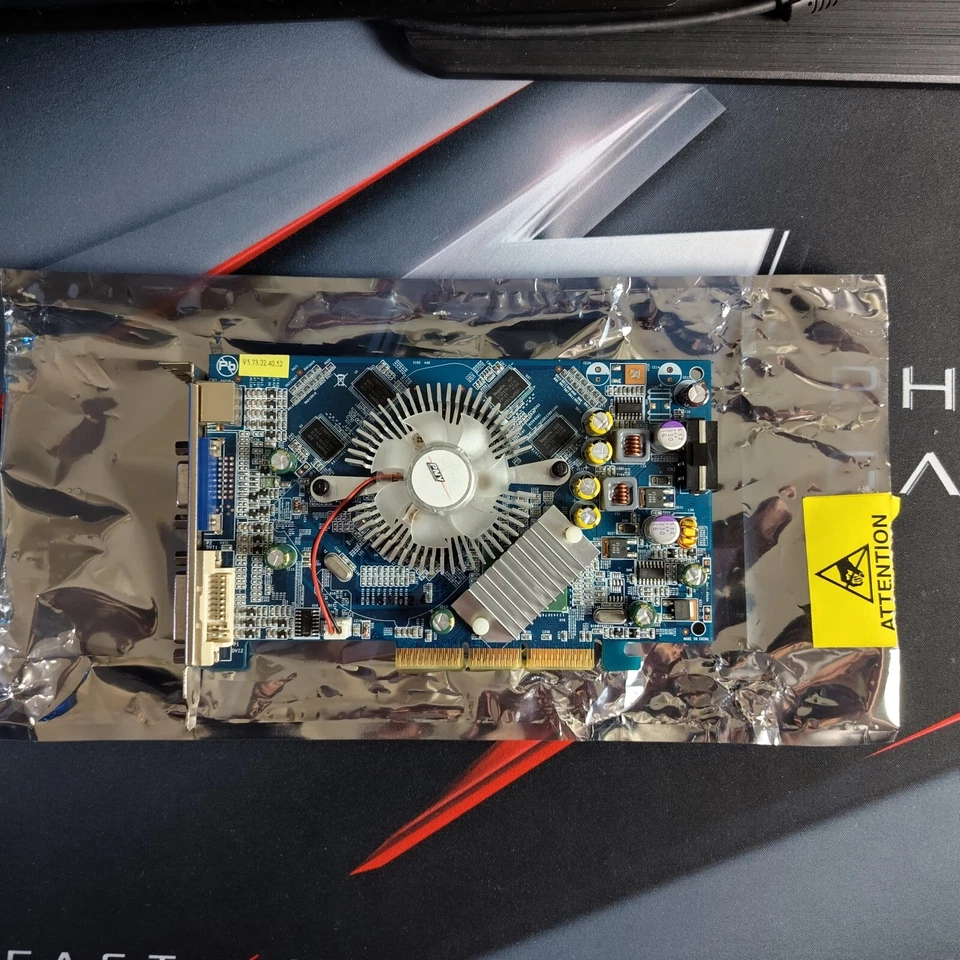 Boxed PNY GeForce 7600GS 256MB DDR2 | AGP Retro Graphics Card - Image 3 of 4