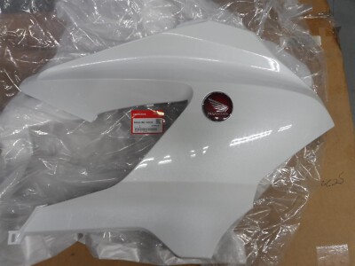 NOS OEM Honda Right Middle Cowl Assy 18 GL1800 Goldwing Tour/DCT