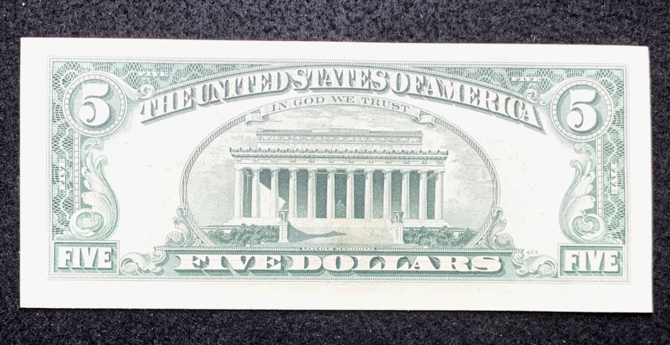 1977 Five Dollar $5.00 Bill Crisp w Alignment Error S/N L40902707A Estate Find - Image 4 of 4