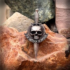 Tanith First and only Imperial Guard Regiment badge pin pewter 