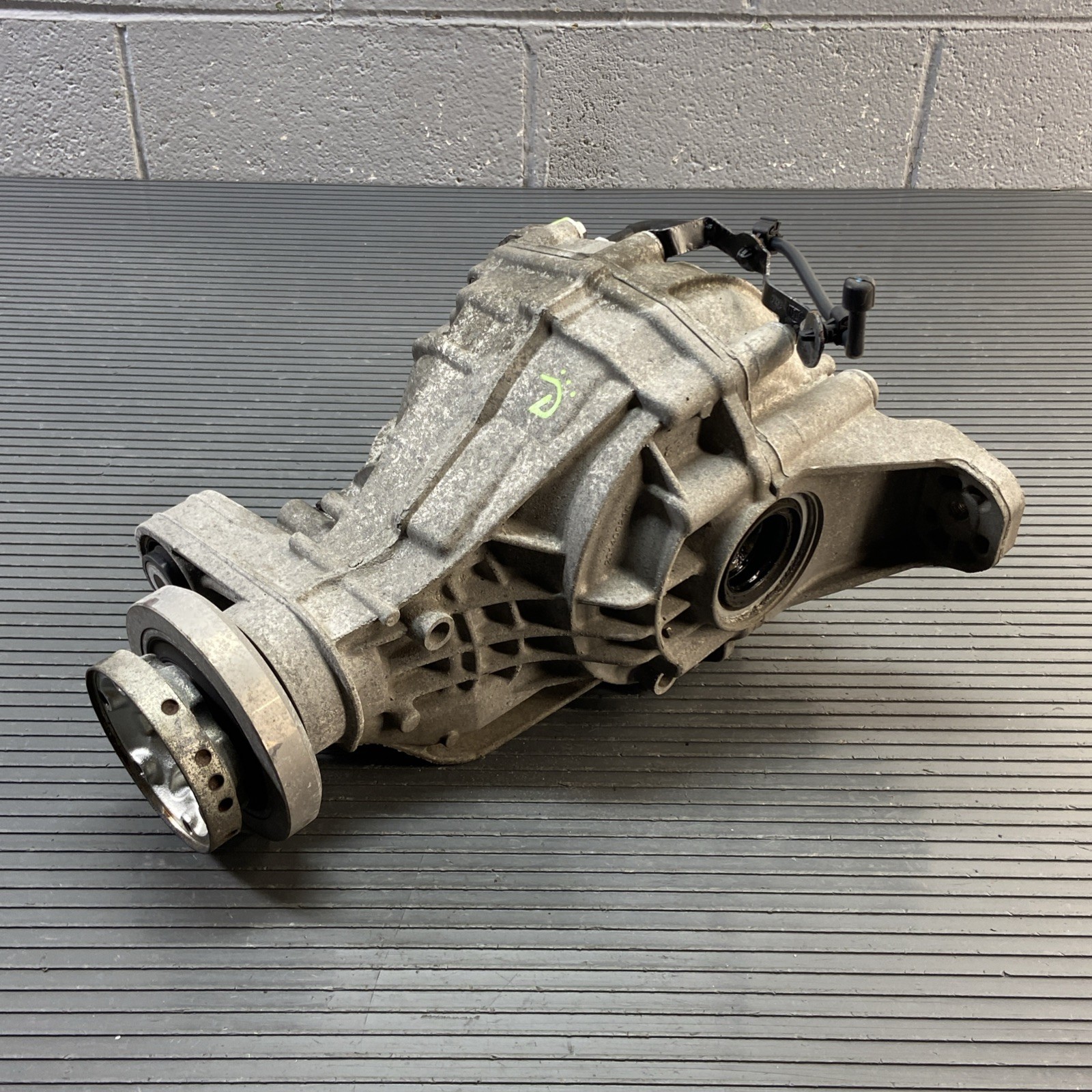 2017-2024 Maserati Levante M161 3.0L Rear Differential Axle Carrier 120K Mil OEM