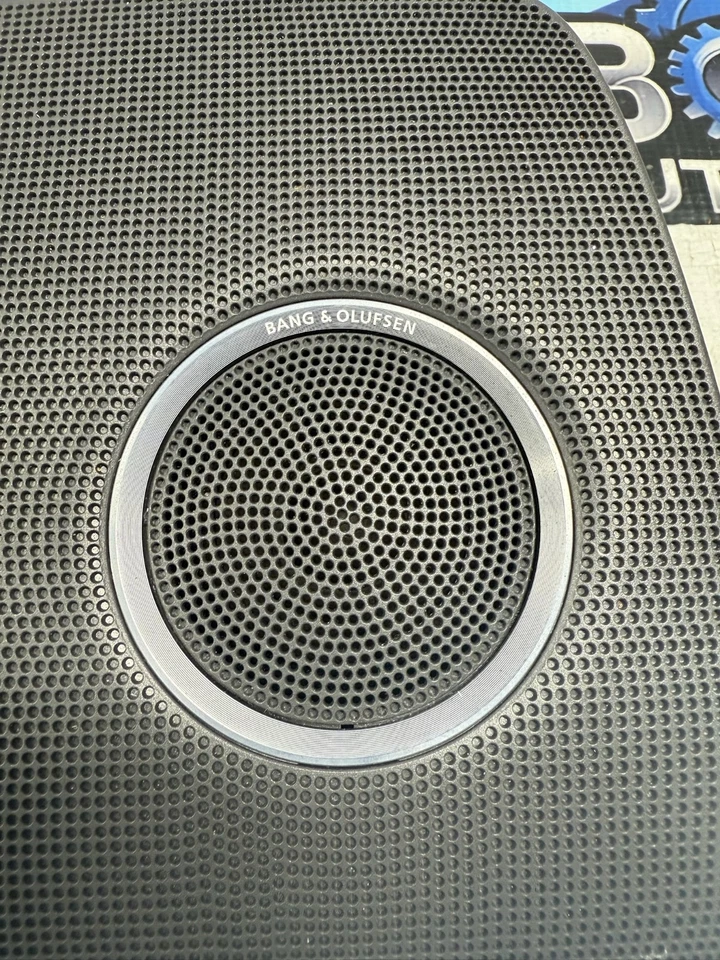 AUDI A4 S4 A5 S5 2009-16 CUBIERTA TRASERA IZQUIERDA altavoz cubierta rejilla B&O OEM 8T0035405D Foto 2 de 4