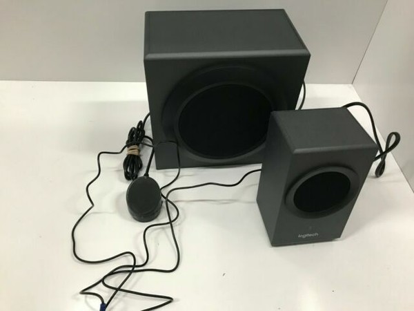 z537 speaker system with subwoofer