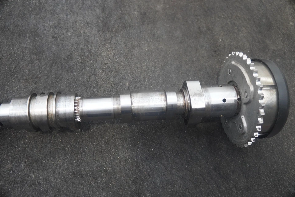 Unidad ajustadora de salida del árbol de levas de culata del motor 6M109088K Lamborghini Urus S Foto 3 de 4