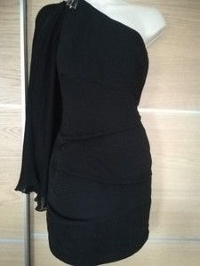 lipsy little black dress