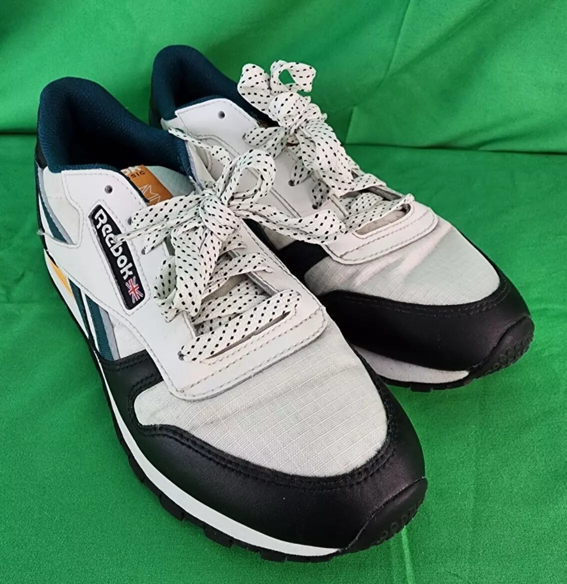 Reebok Men s Size 5.5 Classic Leather Chalk Black 2021