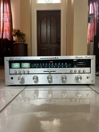 Marantz Model 2252 Stereo Receiver - Beautiful!