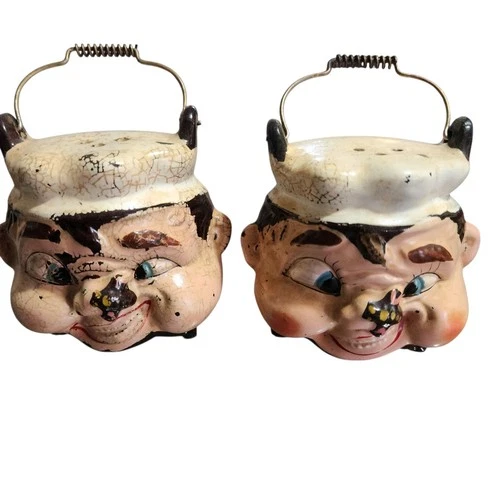 Vintage Tilso Chef Bee on Nose Salt and Pepper Shakers Wire Bail Handles