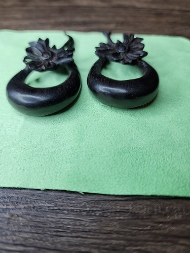 Pair of Beautiful 7/16 Carved Organic Tribal Flower Sono Wood Spirals Gauges - Picture 4 of 5
