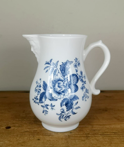 2 x Vintage Royal Worcester Antique Reproduction c.1760 Milk Jugs Blue Sprays - Picture 17 of 23