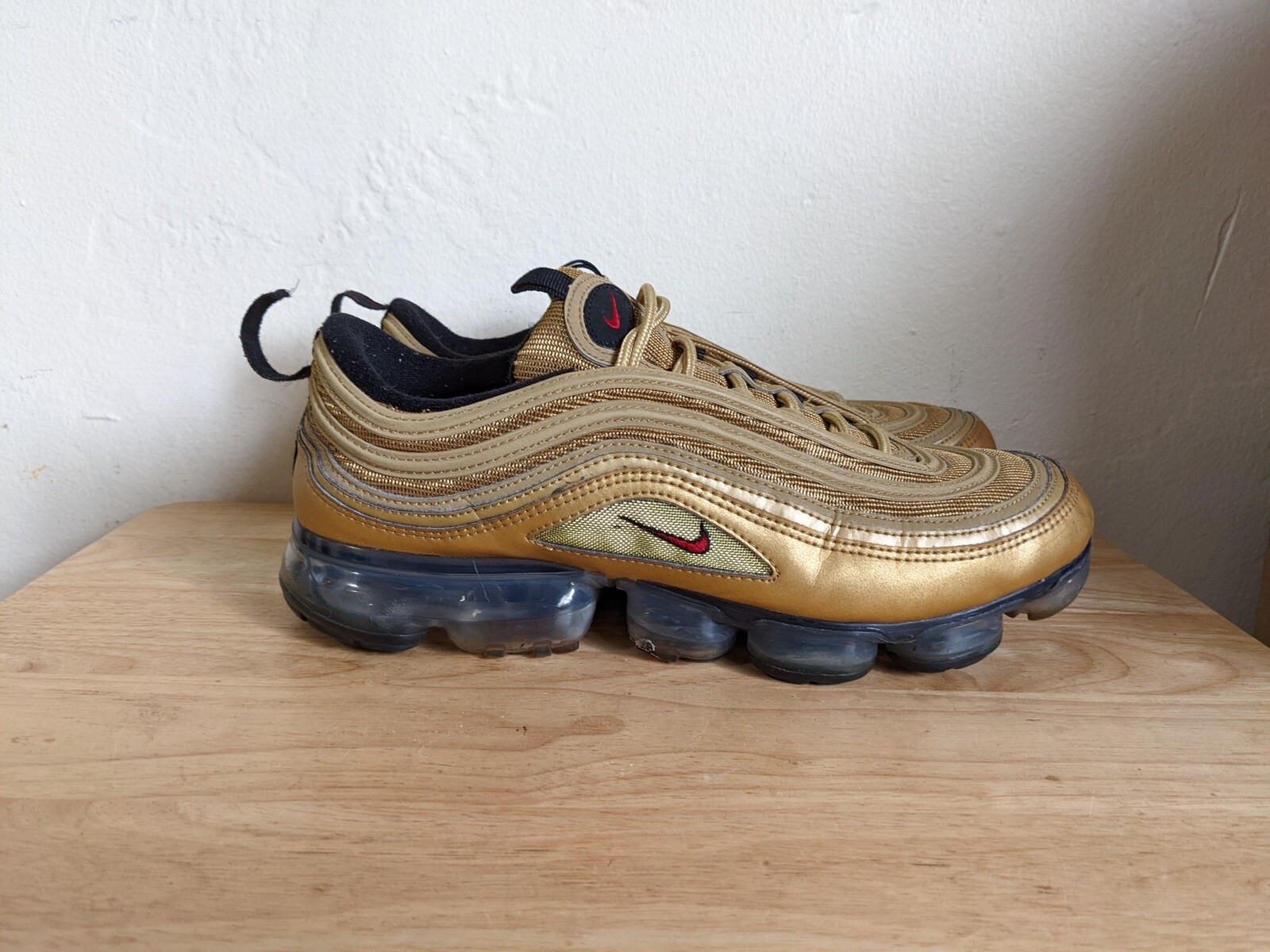 nike air vapormax 97 gold