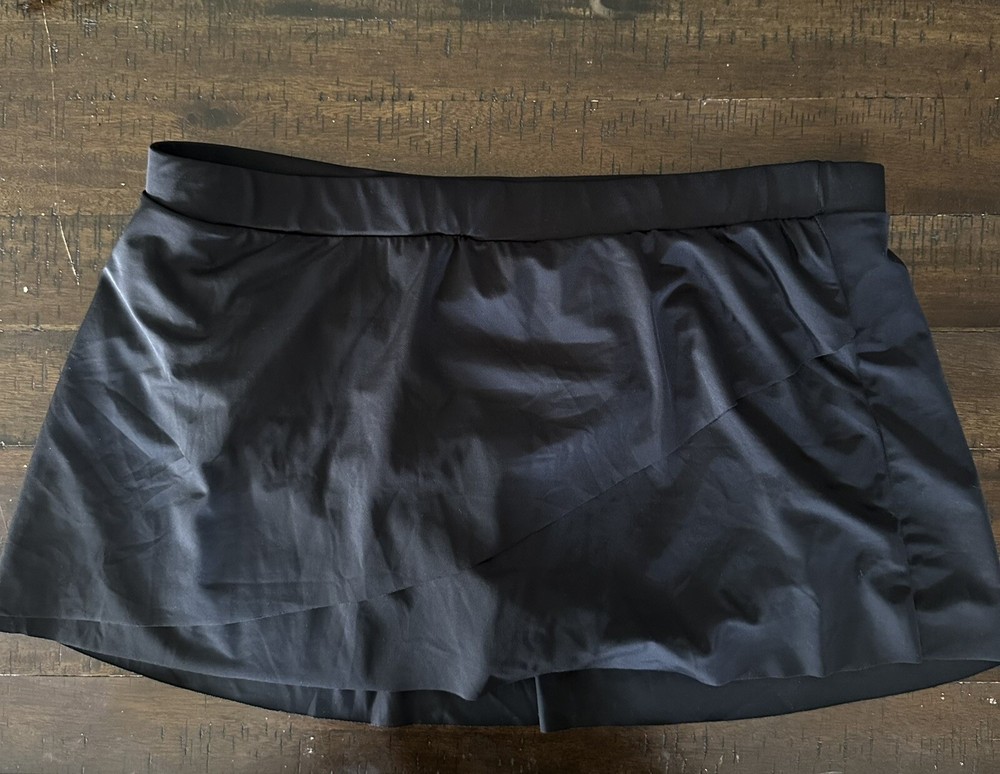 Black Pleated Tennis Skirt for Women - Stylish & Comfortable