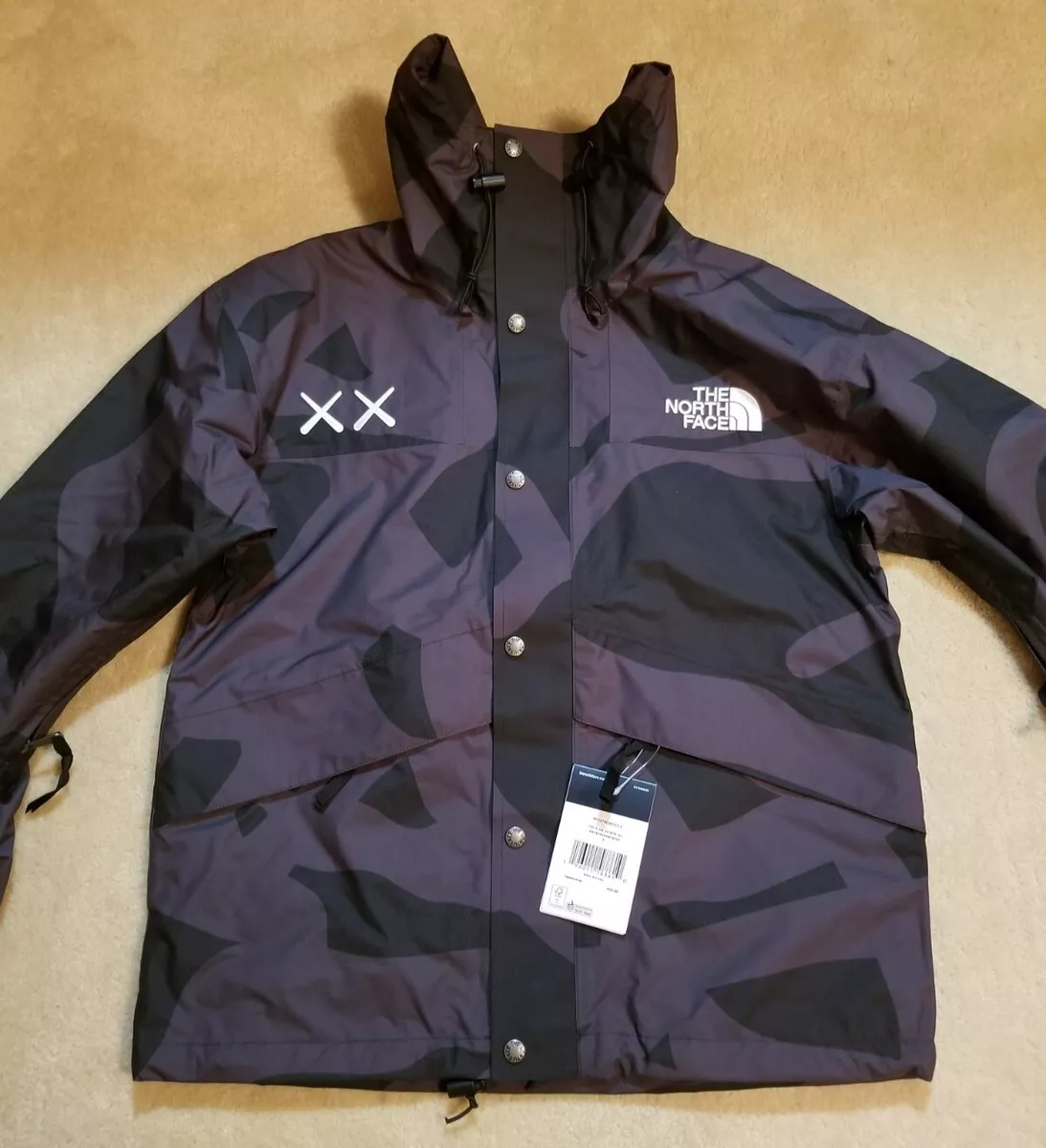 KAWS X The North Face Retro 1986 Mountain Jacket Black Size S NEW