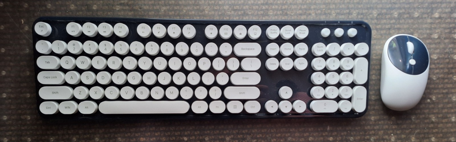 Sweet Wireless B&W keyboard mouse combo set NEW OPEN BOX has dongle SHIPS FREE