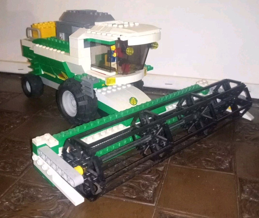 Lego 7636 City Combine Harvester LEGO CITY: Harvester