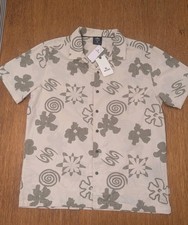 Rip Curl Shirt Button Up Short Sleeve Mens Size Medium Tan Flower Beach Hawaiian