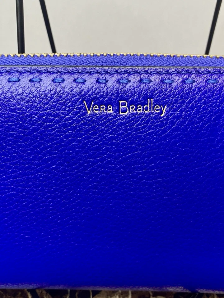 Cartera acordeón Vera Bradley azul con cremallera alrededor Foto 2 de 4