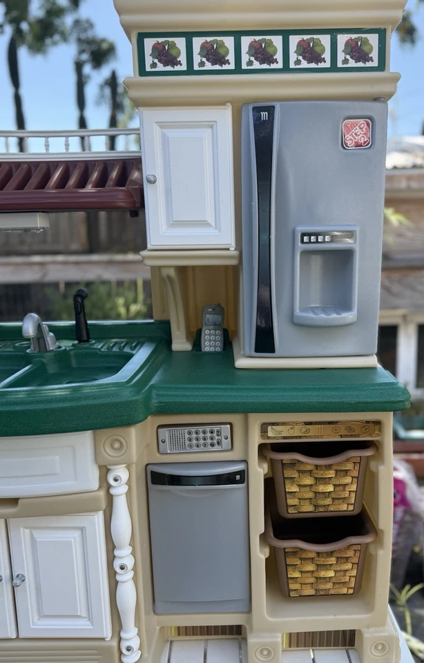 step 2 deluxe kitchen set - Image 2 of 4