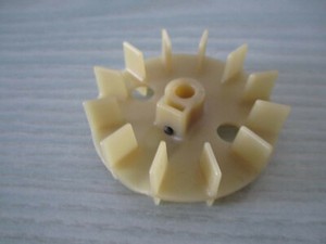 Lüfterrad für Gerätekühlung mit Schraube für Schmalfilmprojektor BAUER T1 SUPER