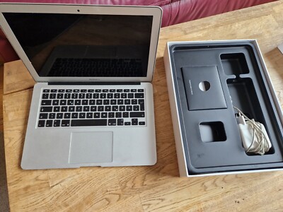 MacbookAir 13'', 8 GB RAM, 256 GB, 1,6GHz Dual Core i5, gebraucht