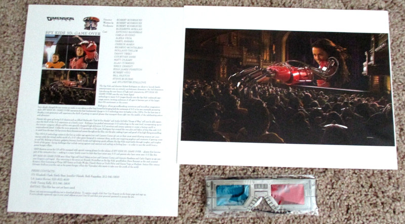 Spy Kids 3D: Game Over Info Sheet, 3D glasses (sealed) & Color theater image