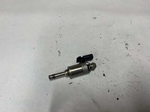 AUDI A3 Limousine 8VS, 8VM 2017 Einspritzventil 04E133036A