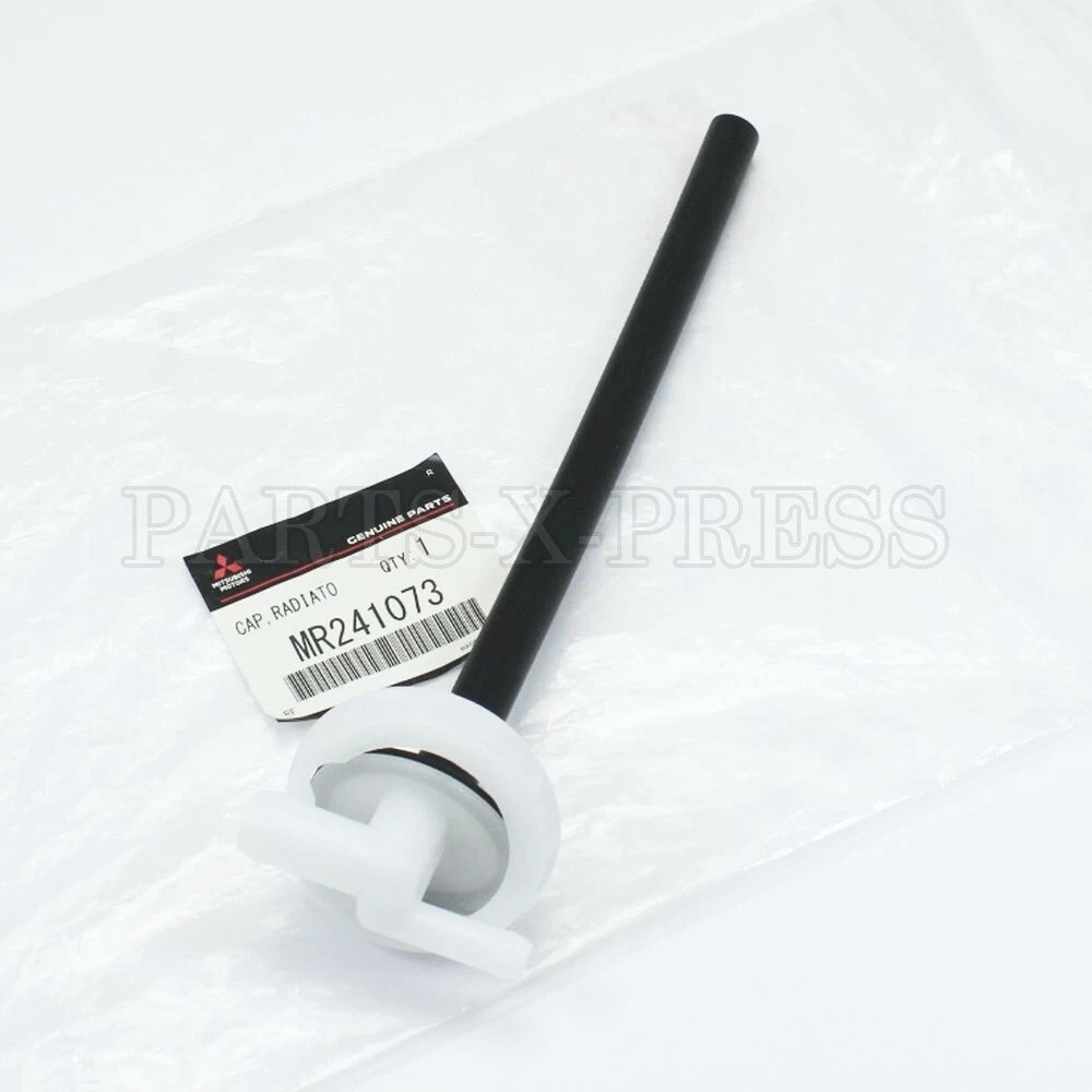 MR241073 OEM MITSUBISHI MONTERO SPORT LANCER RADIATOR CONDENSER 