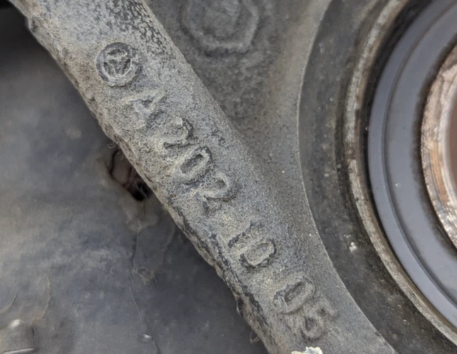 Mercedes CLK430 A208 Convertible Driver Left Rear Spindle Knuckle Hub Fits 98-03 - Image 2 of 4