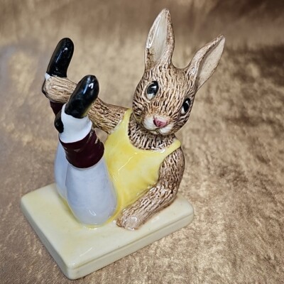 Royal Doulton Aerobic Bunnykins Figurine DB030 Vintage 1985