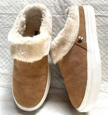 LADIES MINNETONKA LEATHER UPPER FAUX FUR LINING LIGHT BROWN SLIPPER COMFY SHOE 8
