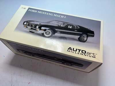 オートアート1/18 FORD MUSTANG MACH I BLACK 1/18 AUTOart Ford Mustang Mach I, BLACK. Millennium Series. Rare